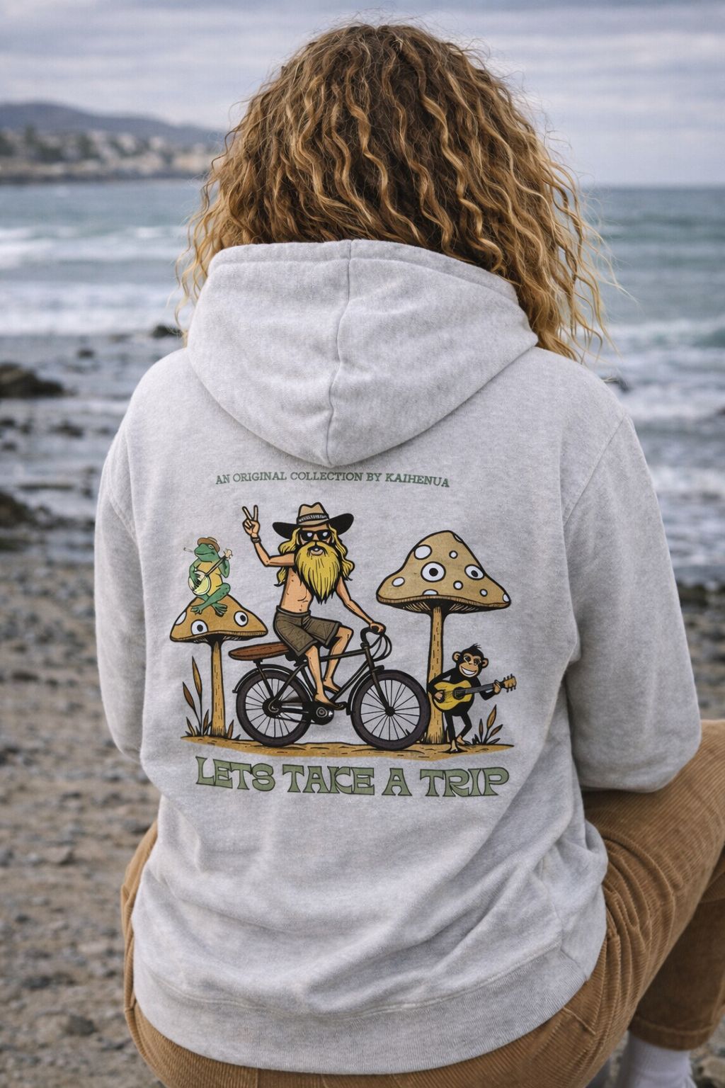 Hoddie Gris "Lets Take A Trip" by Kaihenua